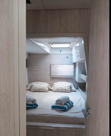 A double guest cabin with skylight hatch