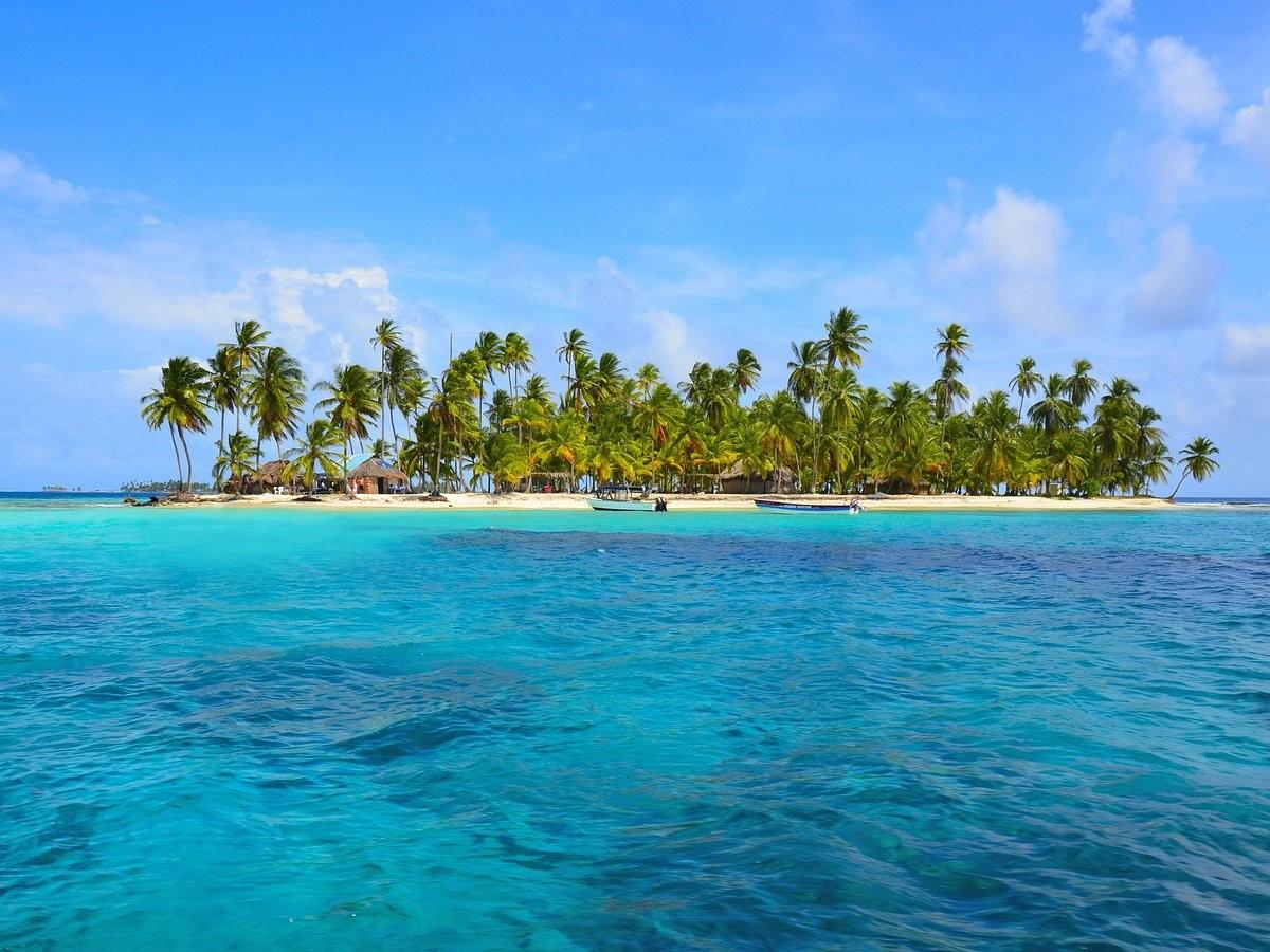 A San Blas charter scene